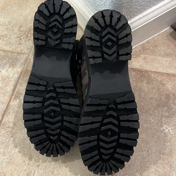 Steve Madden Bumper Camo Platform Hiking Boot. Size 6 - Picture 8 of 13